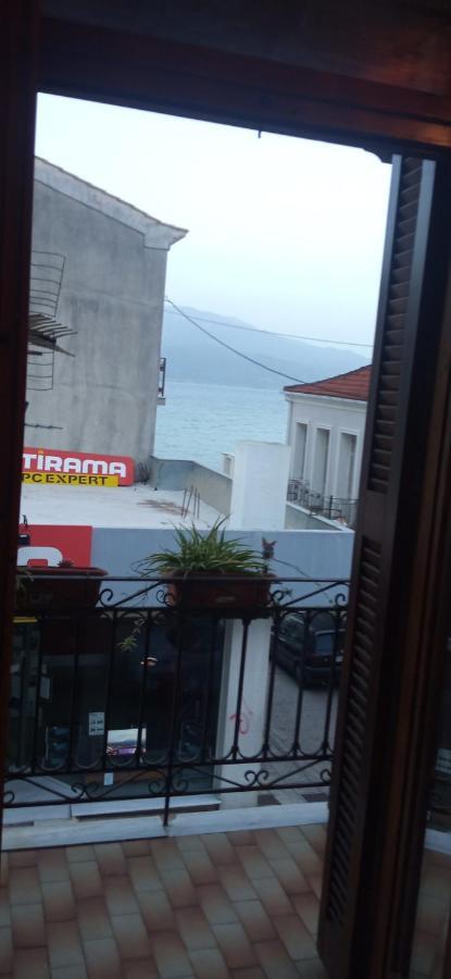 Evi'S Apartment Nafpaktos Exterior photo